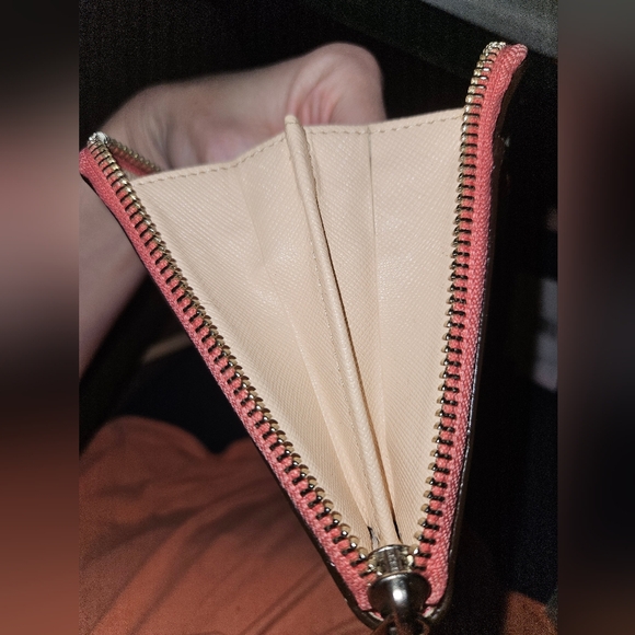 EUC Coach Peyton Dream Large Wristlet*Retails$239 - Picture 10 of 16